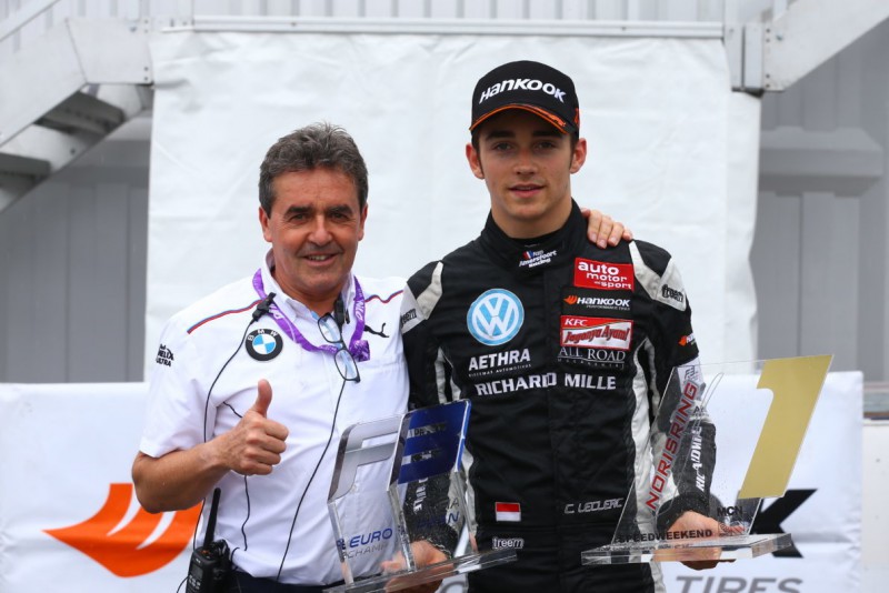 Od lewej: dr Riccardo Ceccarelli (Formula Medicine) oraz Charles Leclerc (wtedy kierowca F3)